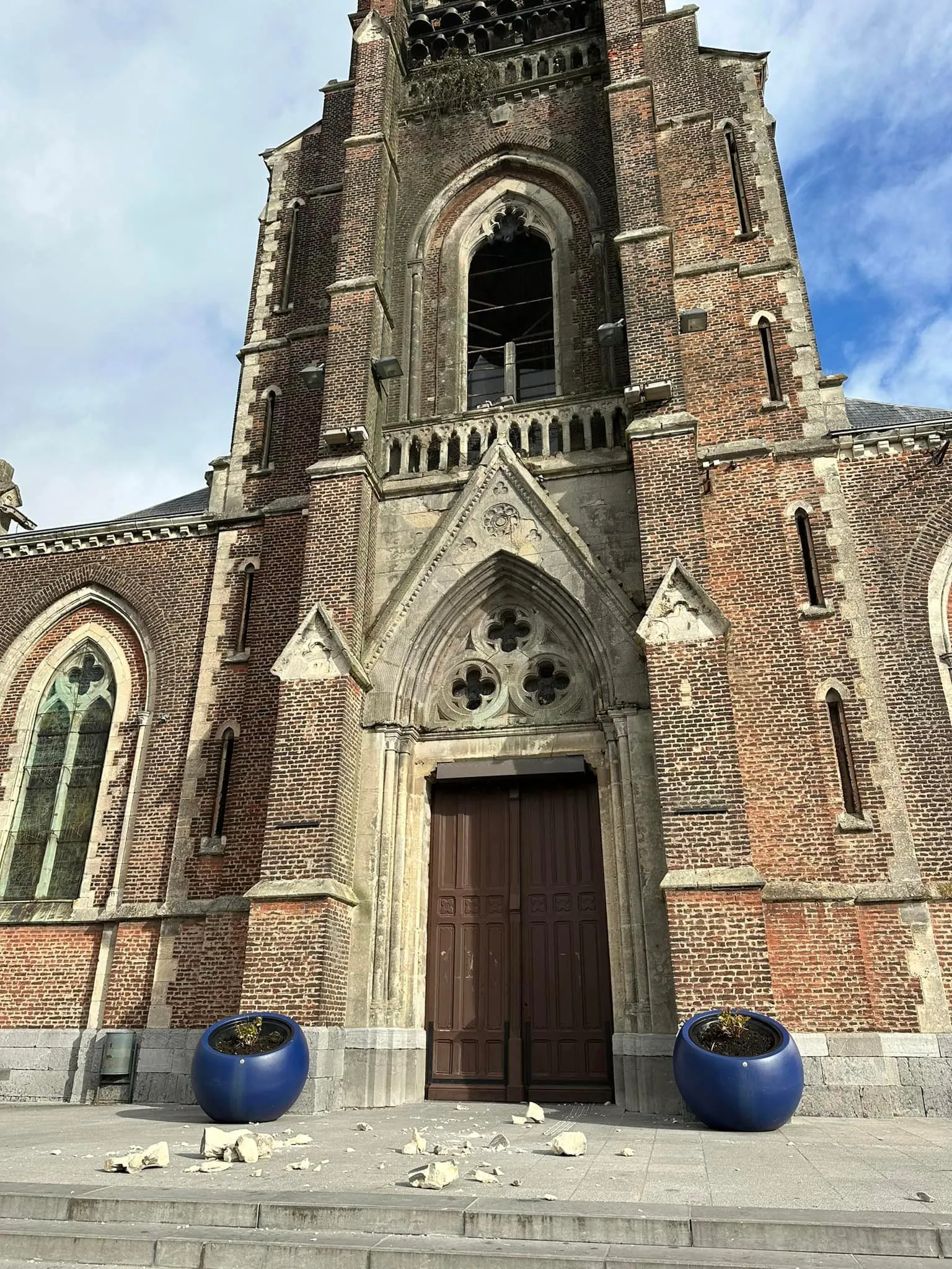 398400859_24367452572898122_2512028149327198724_n.jpg (666 KB)