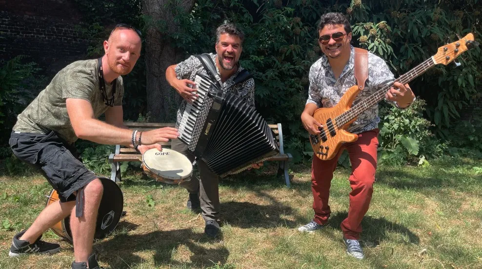 Musique 1.jpg (249 KB)