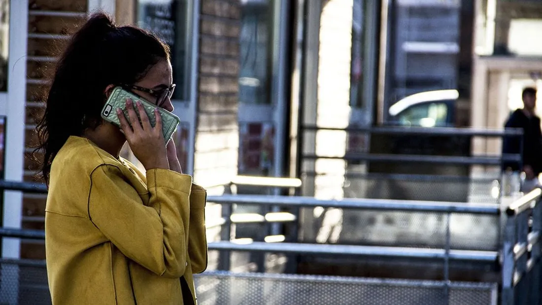 Le sénat adopte l'activation de la surveillance des micros et caméras des téléphones !
