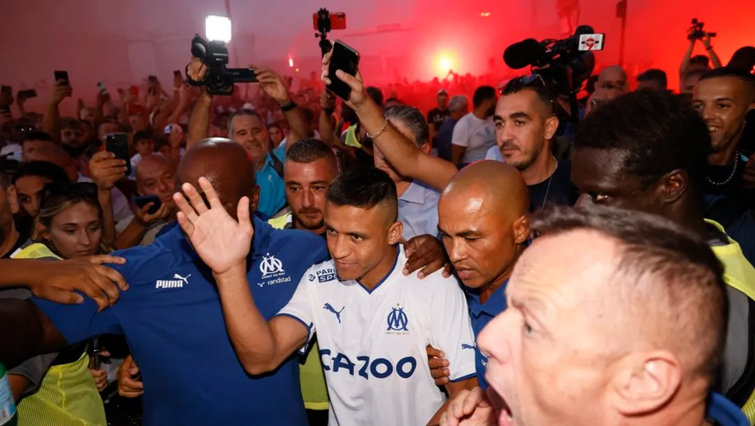 [ SPORT ] Football/L1: Accueil de star pour Alexis Sanchez