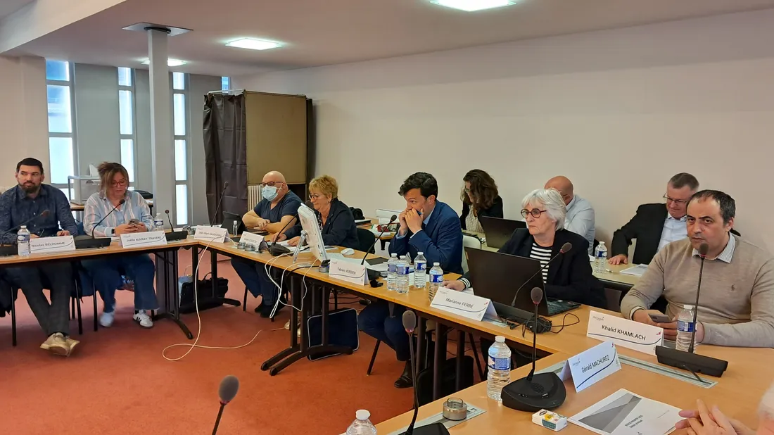 Conseil municipal du mardi 15 avril 2025 à Châteaudun © Radio Intensité