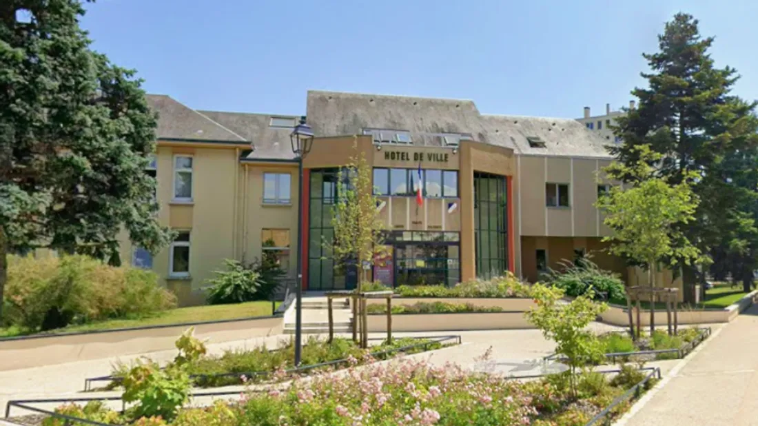 Mairie de Lucé