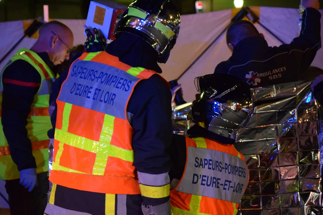 pompiers nuit couverture chauffnte ambulance