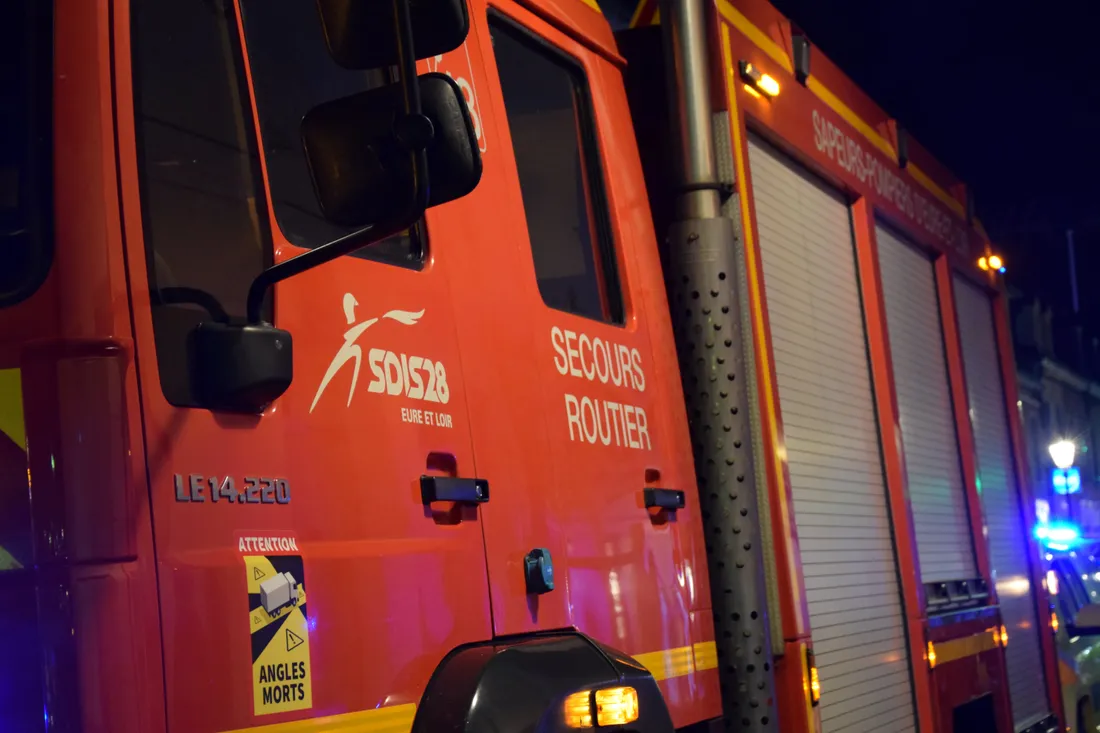 camion pompiers nuit secours routier / FSR