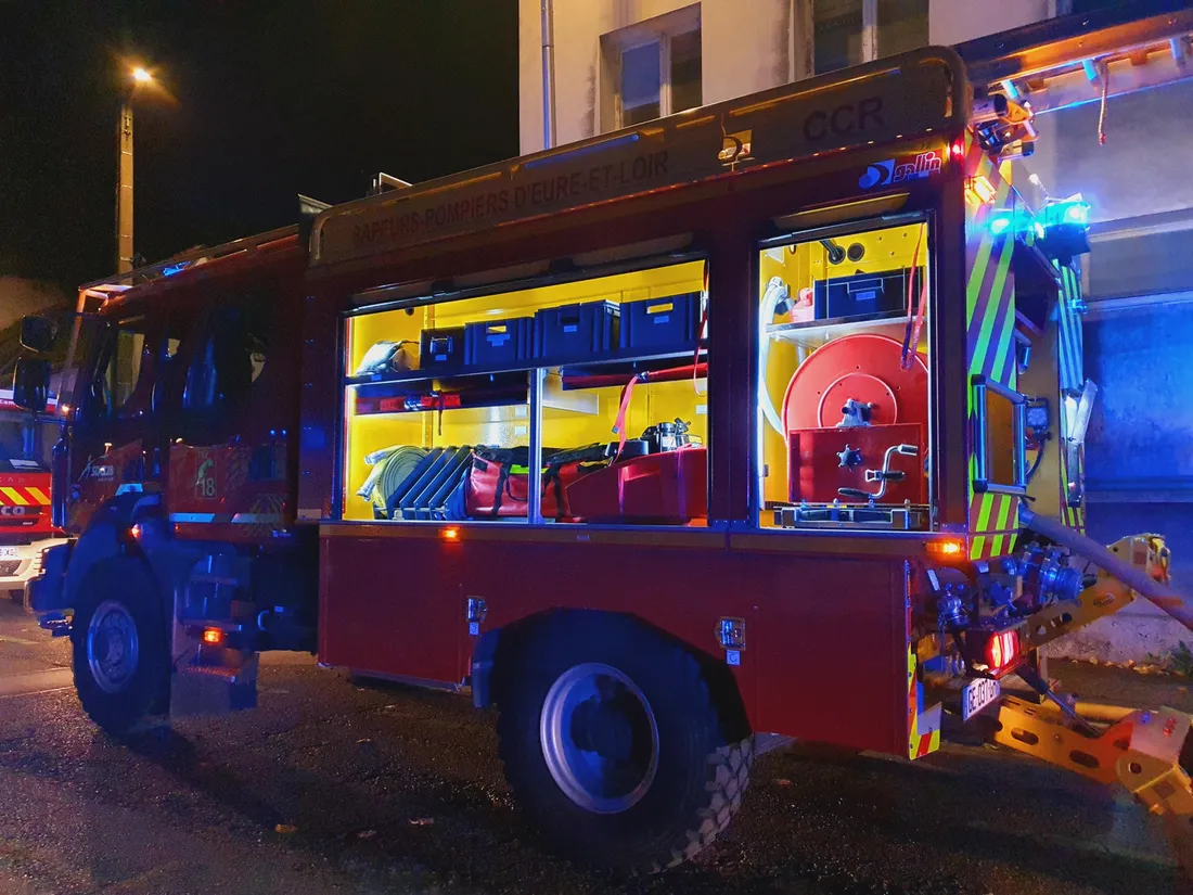 pompiers camion nuit