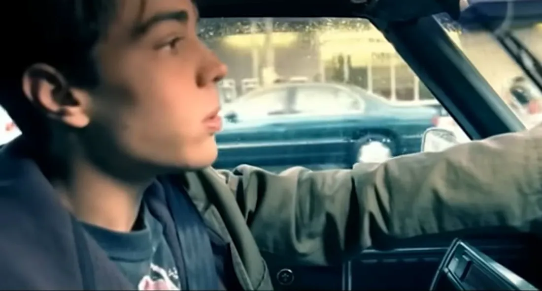 Grégory Lemarchal (dans le clip "À corps perdu"