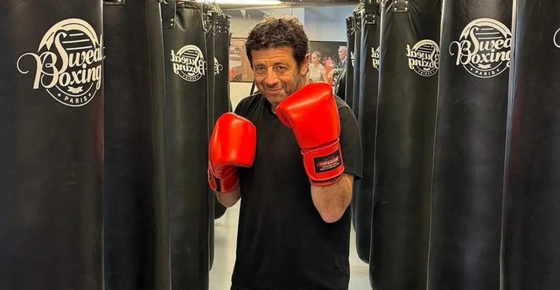 Patrick Bruel avec des gants de boxe