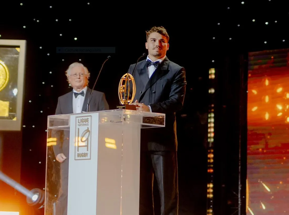 Antoine Dupont sacré meilleur joueur ce lundi. 