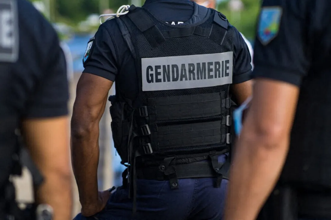 Il devra pointer en gendarmerie en attendant son procès.