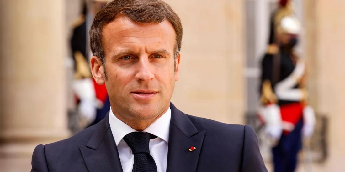 Emmanuel Macron giflé : Rappeurs et internautes réagissent ! [VIDEOS]