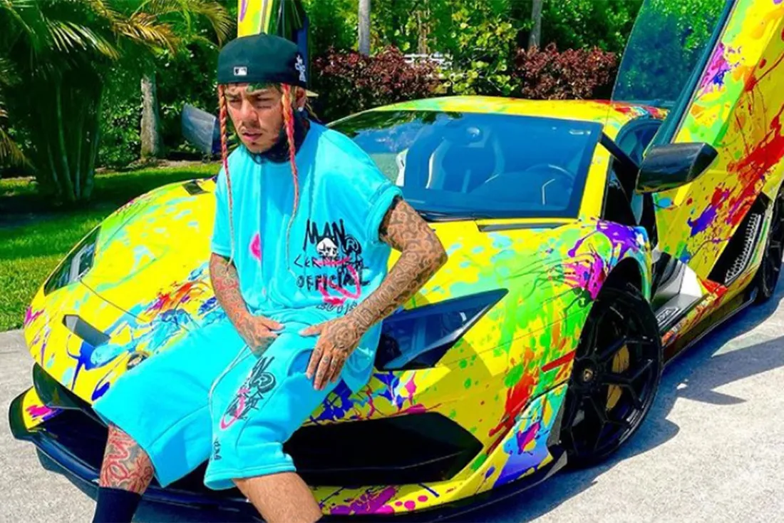 6ix9ine face à la justice : saisie de ses bolides pour dettes fiscales