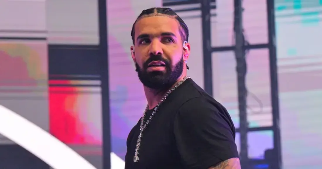 Drake récompense une sosie féminine avec 10 000 dollars lors d'un concours à Toronto