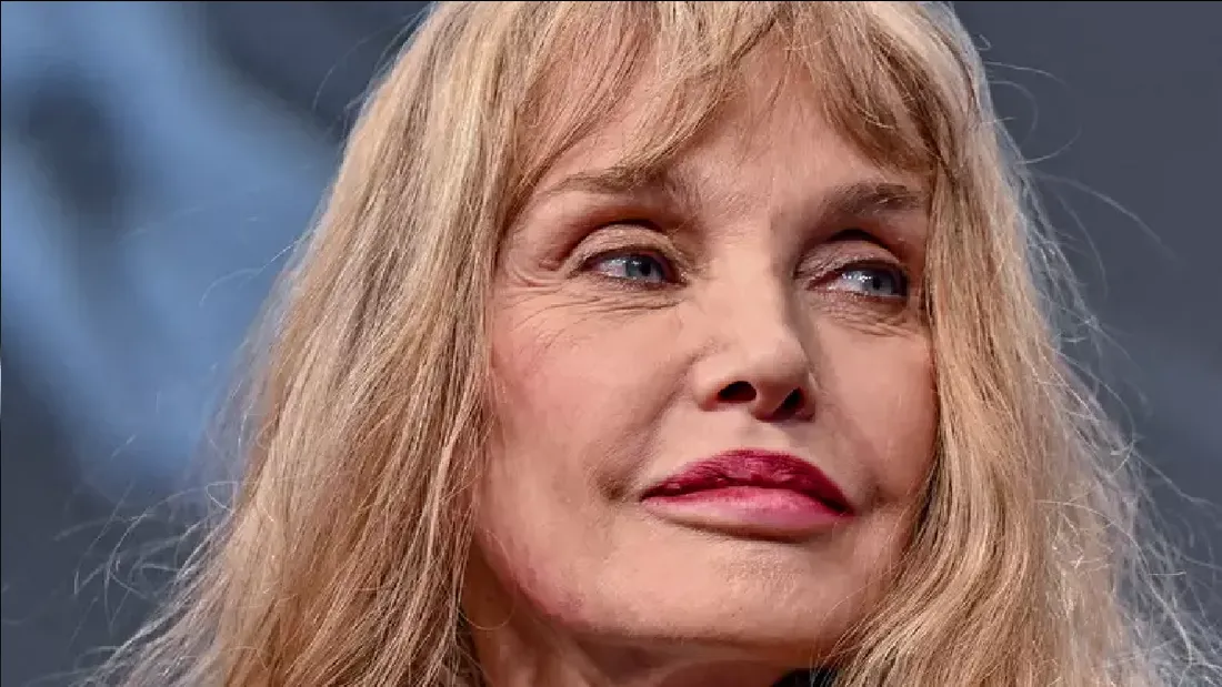 Arielle Dombasle et son rituel du soir très luxueux 