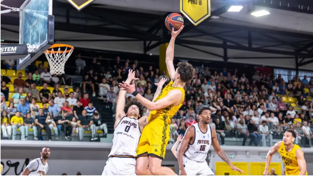Fos Provence au bord du gouffre après une défaite cruelle face à Poitiers 