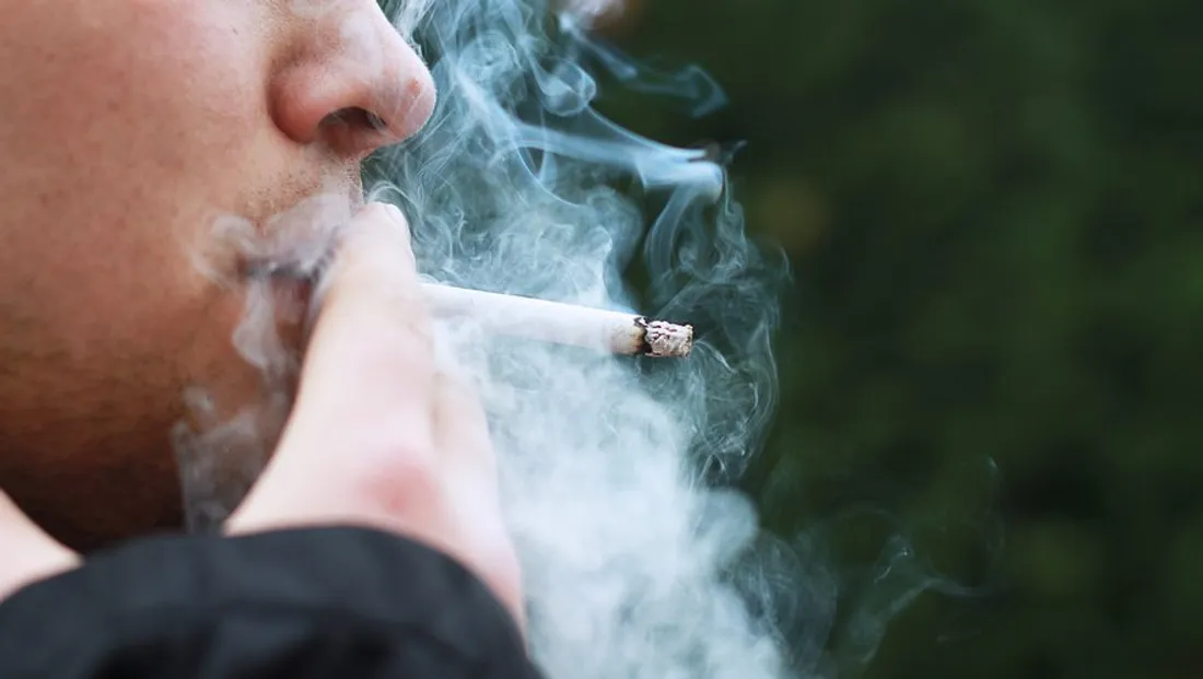 [ SOCIETE/ECONOMIE ] Français: La cigarette, une priorité ? 