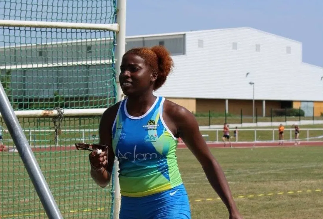 rose loga lancer marteau