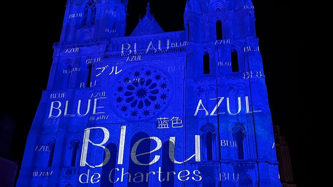 bleu scénographie cathédrale lumières