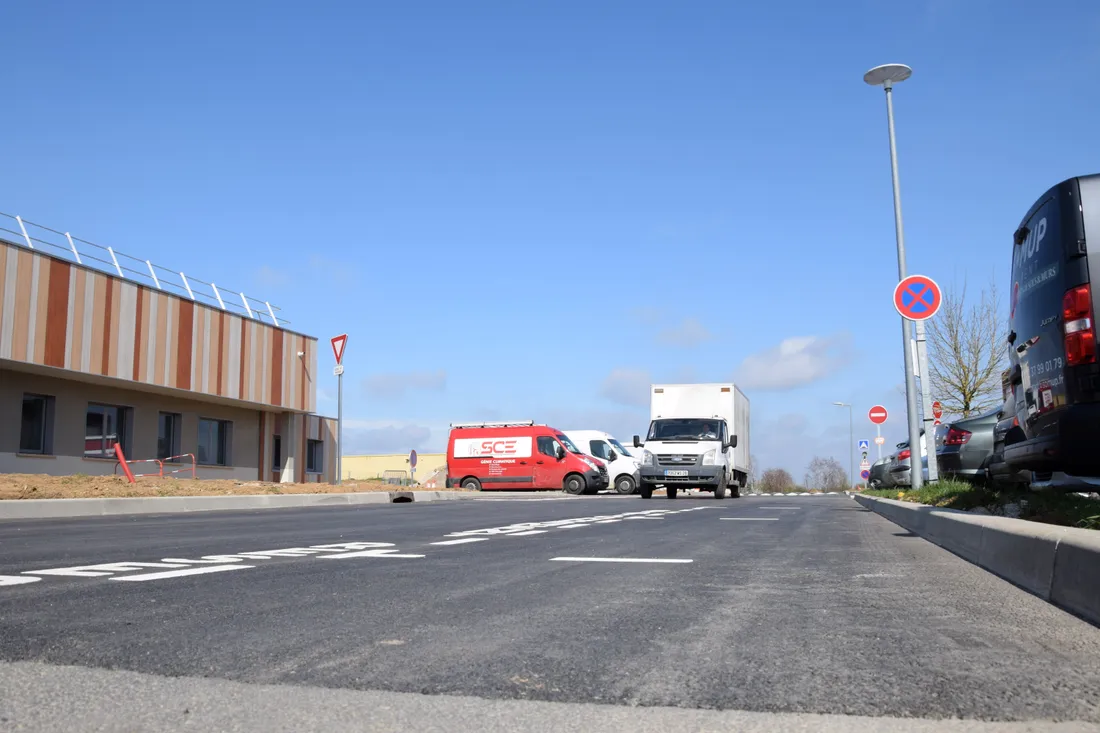 chaussée refait parking hopital chateaudun