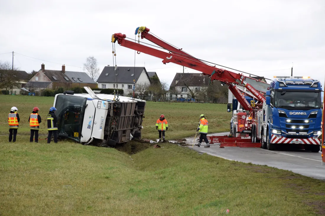 car scolaire, accident, Châteaudun, faits divers,