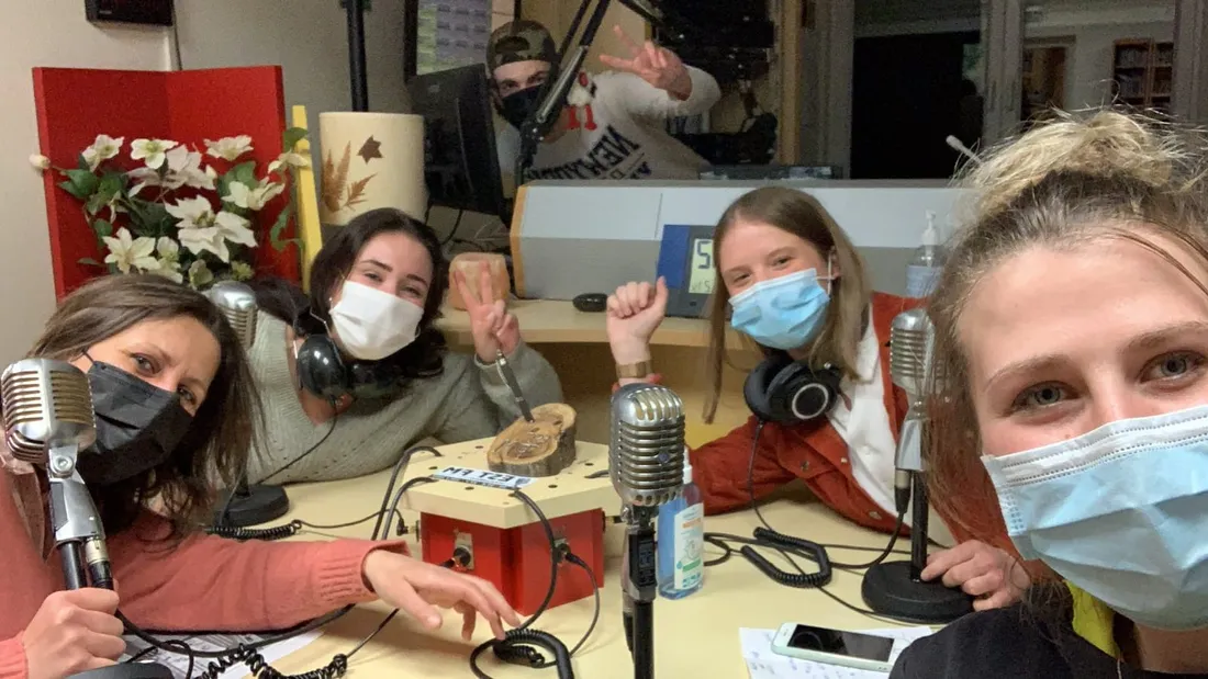 Marie-Ange, Hélène et Mathilda, étudiantes du Lycée Schattenmann de Bouxwiller sur EST FM
