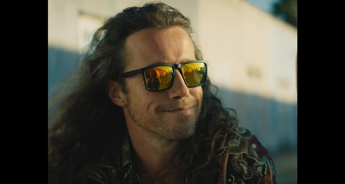 Julien Doré dans la série Panda