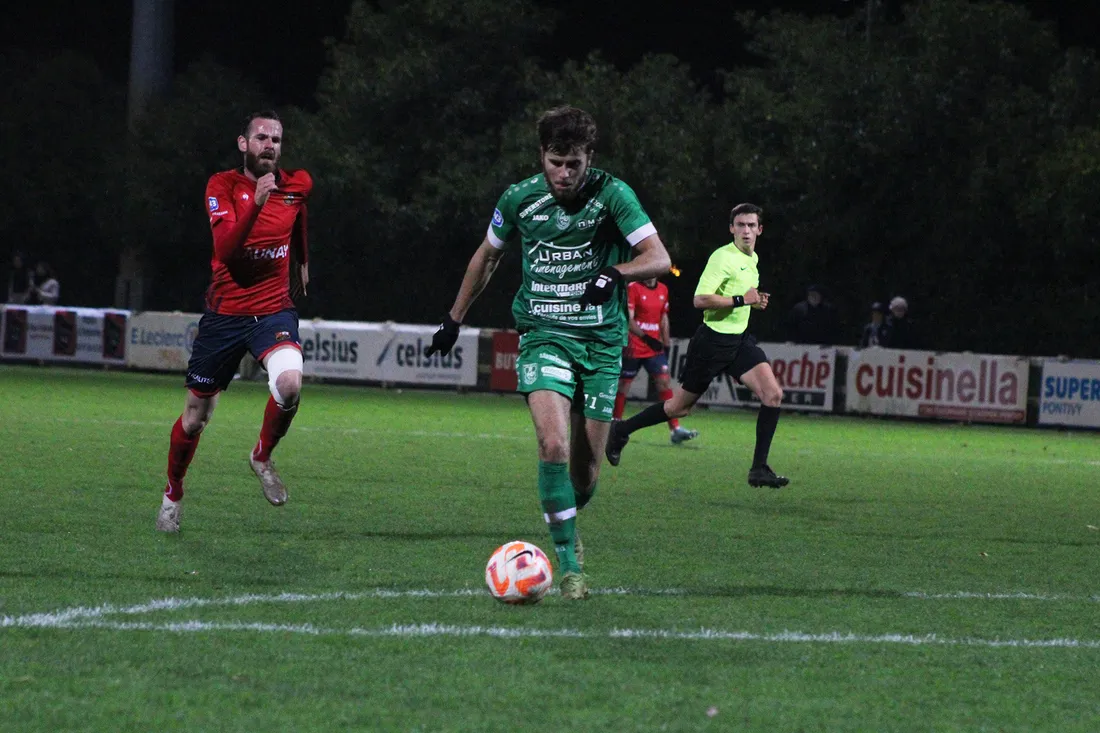 Vincent Morhan a réalisé un match complet en inscrivant deux buts et délivrant une passe décisive. 