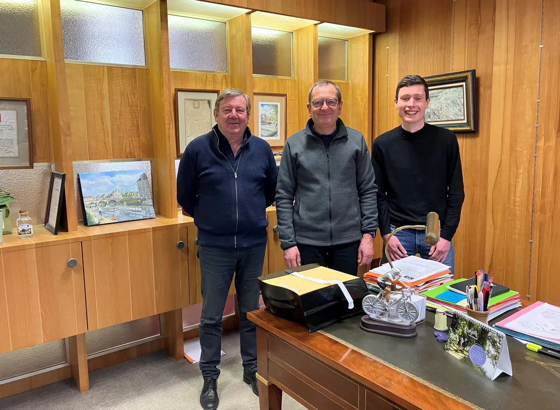 Michel Jarnigon, adjoint au sport, Patrick Chauvel, de l'APP et Félix Orhant de l'OMS. 