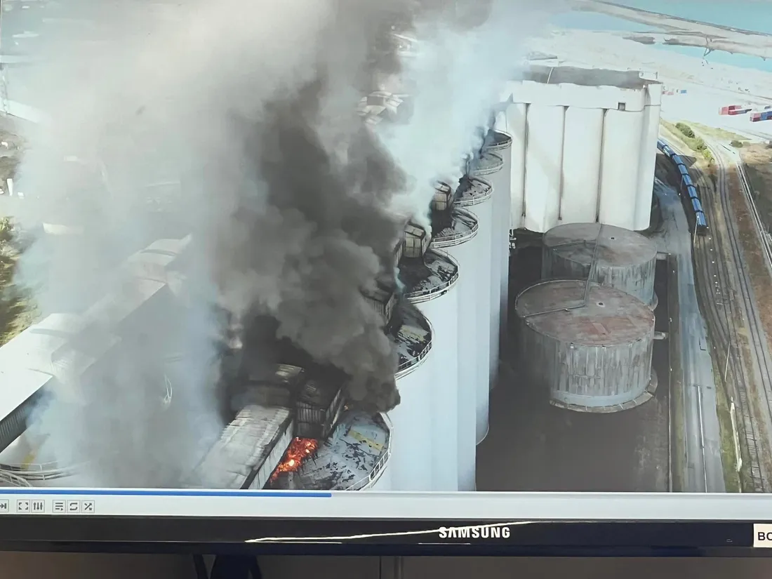 Un important incendie a touché des silos à grains à La Rochelle.