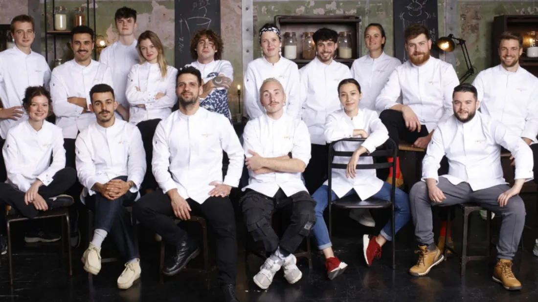 Clotaire Poirier (en bas, troisième en partant de la gauche), candidat de Top Chef