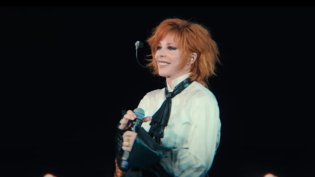 Mylène Farmer propose un film-concert de sa tournée Nevermore.