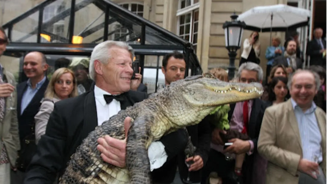 Philippe Gillet en compagnie de son fidèle alligator, Gator
