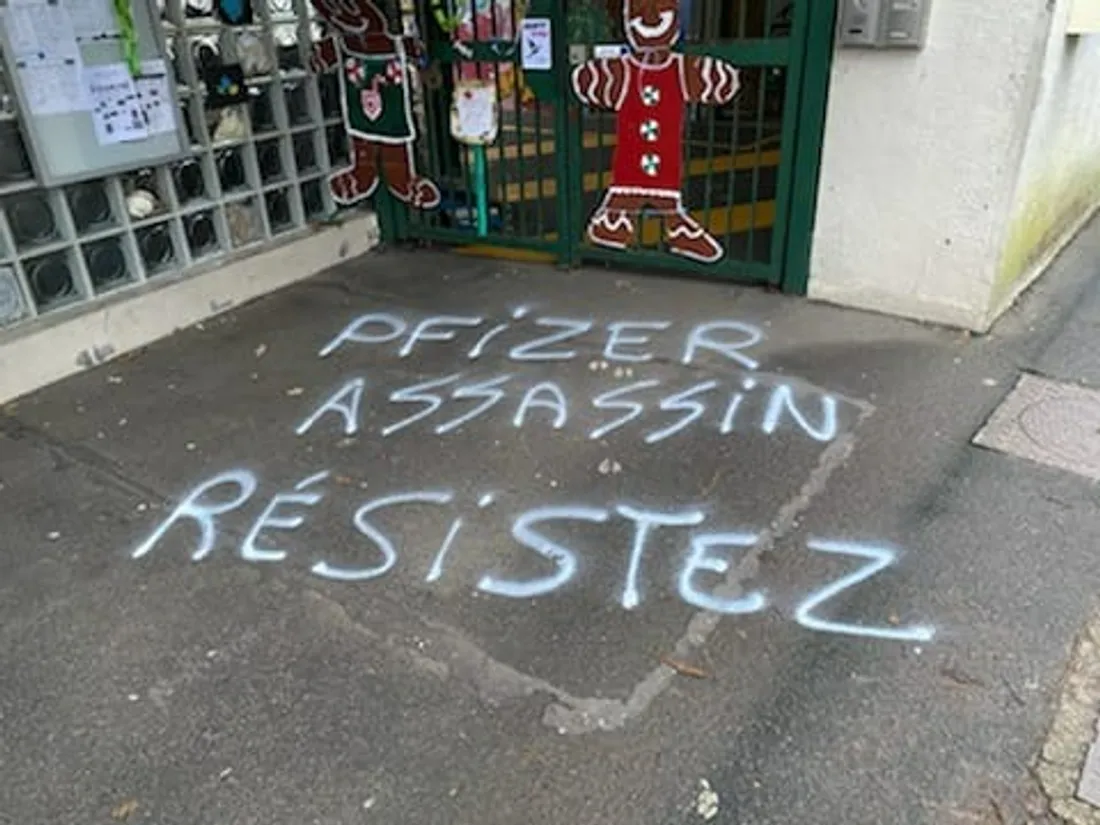 Inscriptions antivax à Fontainebleau : une plainte déposée par le maire