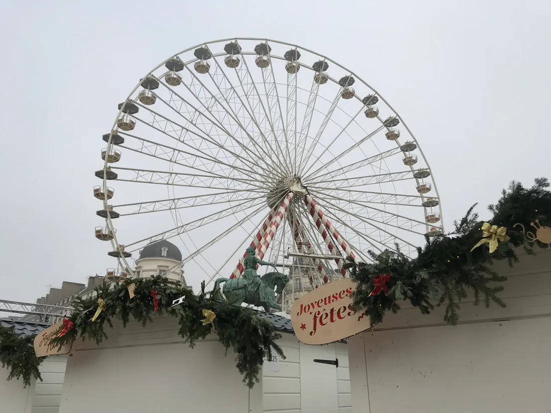 Le marché de Noël d'Orléans et sa grande roue. Image d'archives.