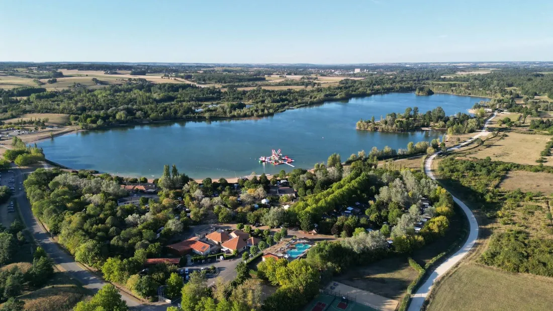 Le lac de Saint-Cyr dans la Vienne 