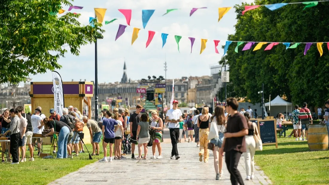 Les quais Bordelais accueillent la Fête du Vin de Bordeaux du 19 au 22 juin.