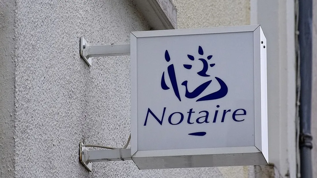 Un notaire