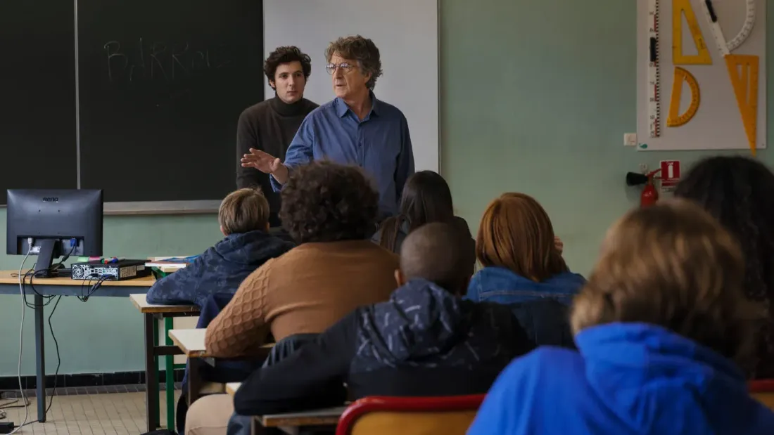 Vincent Lacoste et François Cluzet dans "Un métier sérieux".