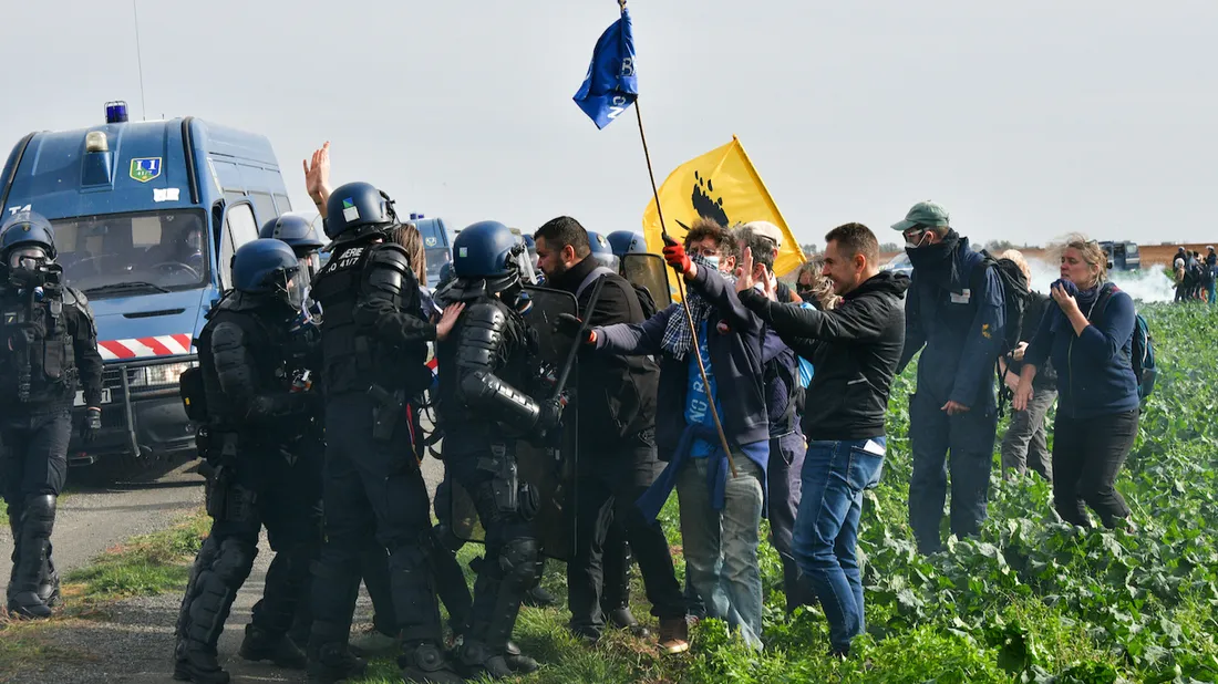 Manifestation des anti-bassines à Sainte-Soline le 29 octobre 2022.