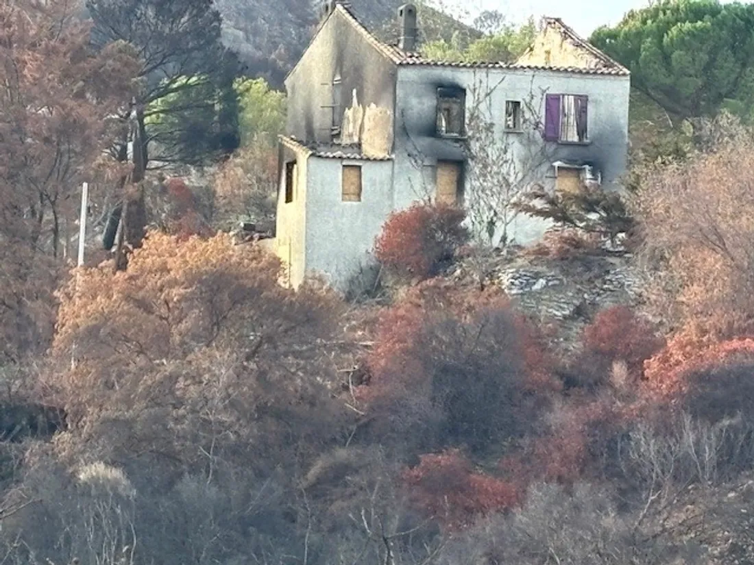 Les habitations et paysages resteront marqués longtemps dans des Corbières noircies