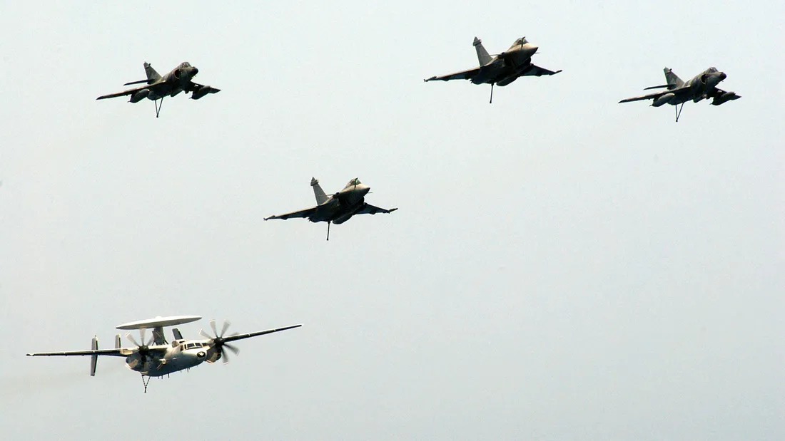 Des Rafales dans l'Ouest : la Défense nationale s’entraîne en Bretagne