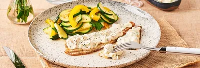 Filet de poisson, courgettes et sauce citronnée