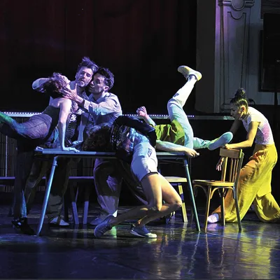 QUELQUE CHOSE À TE DIRE / TENGO ALGO QUE DECIRTE