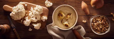 Velouté de chou-fleur grillé aux noix de cajou