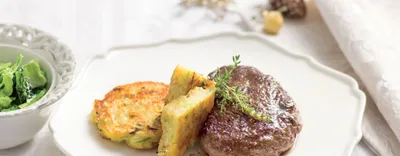 Pavés de cerf, galettes de pommes de terre et céleri