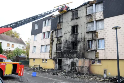 Un immeuble de Châteaudun ravagé par les flammes ce matin
