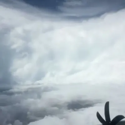 Ouragan Melissa : des images impressionnantes captées au cœur de la...