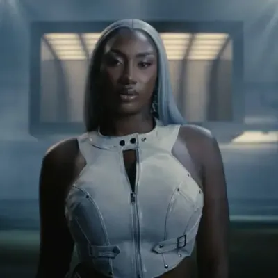  Aya Nakamura au Stade de France : la consécration d’une star made...