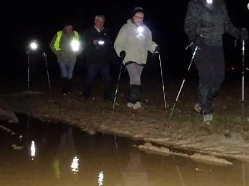 La nuit marche avec vous : randonnée nocturne à Sérénac