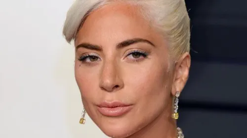 LADY GAGA AU COEUR D’UNE RUMEUR