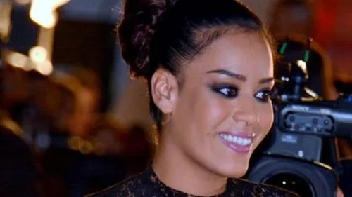 AMEL BENT : A T’ELLE DÉVOILÉ LE PRÉNOM DE SON ENFANT ?